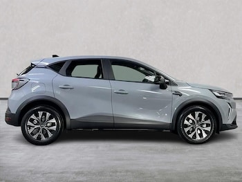 Used Renault Captur 2026 for sale - 78640546: Photo