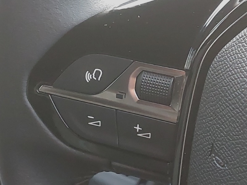 Used Peugeot 2008 2023 for sale - 77300168: Photo 13