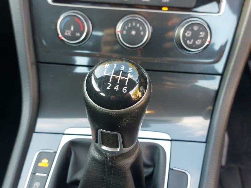 Used Volkswagen Golf 2017 for sale - 76420885: Photo 10