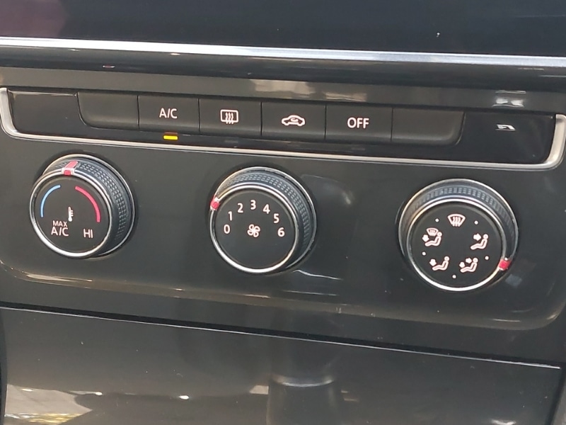 Used Volkswagen Golf 2017 for sale - 76420885: Photo 18