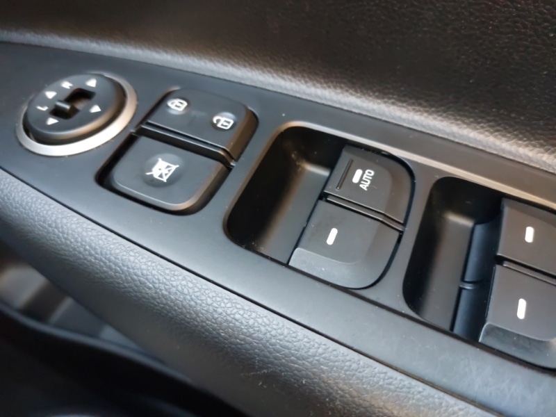 Used Hyundai i10 2017 for sale - 76393311: Photo 17