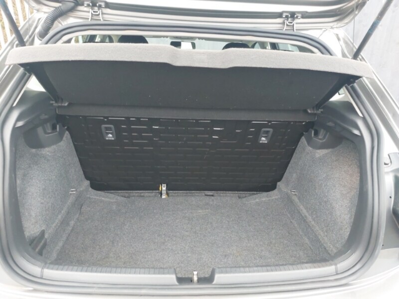 Used Volkswagen Polo 2018 for sale - 77325193: Photo 8