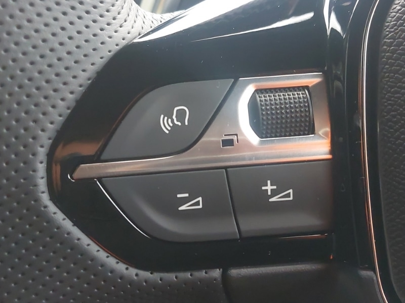 Used Peugeot 2008 2025 for sale - 76537340: Photo 15