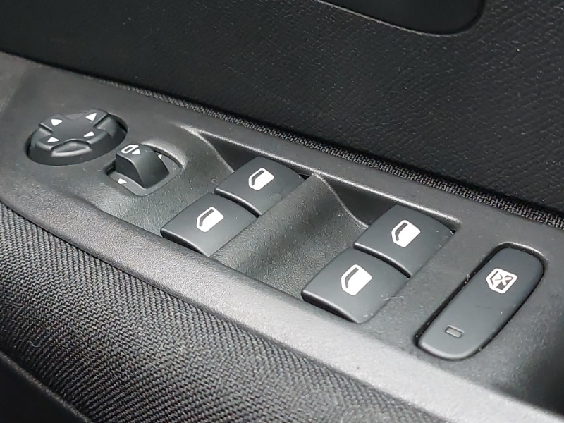 Used Peugeot 208 2022 for sale - 76108102: Photo 19