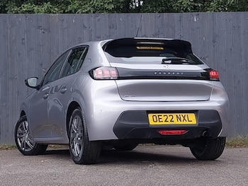 Used Peugeot 208 2022 for sale - 76108102: Photo 3