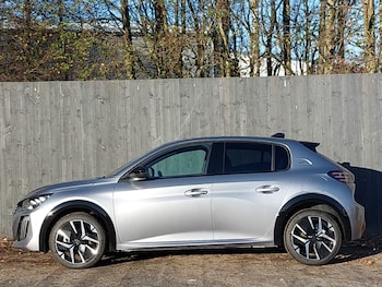 Used Peugeot 208 2025 for sale - 76696131: Photo