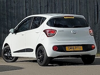 Used Hyundai i10 2018 for sale - 78113180: Photo