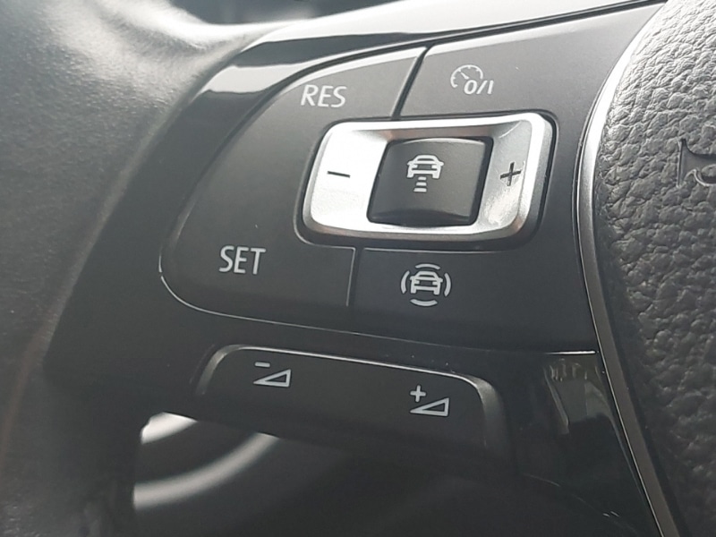 Used Volkswagen T-Roc 2018 for sale - 77252304: Photo 13