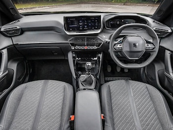 Used Peugeot 2008 2025 for sale - 76556543: Photo