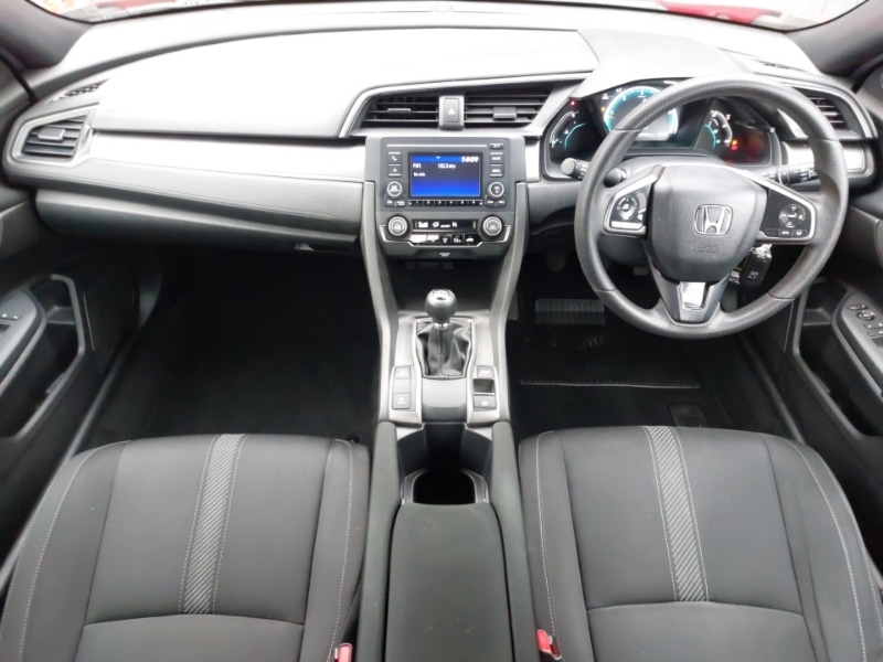 Used Honda Civic 2018 for sale - 76656534: Photo 2