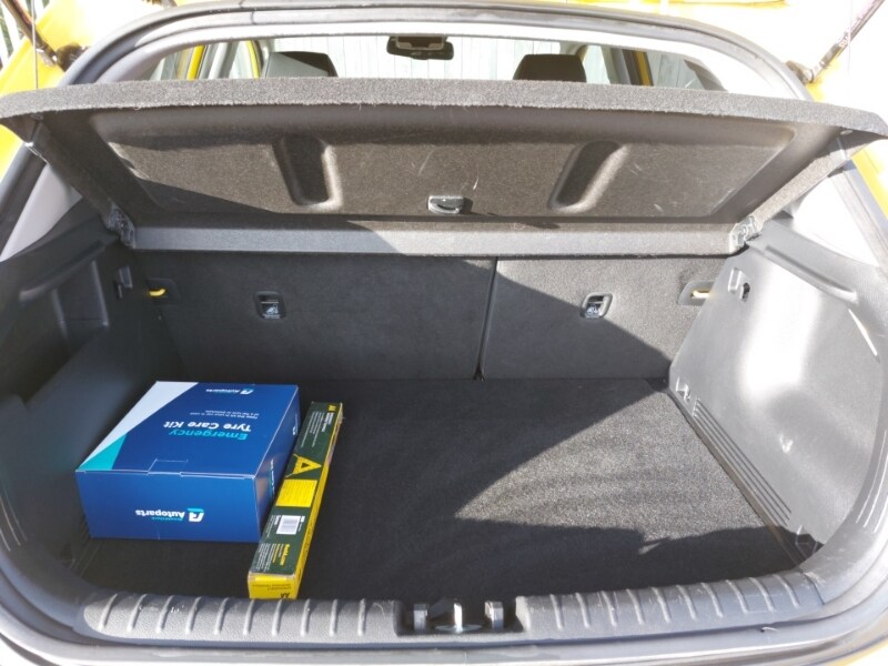 Used Kia Stonic 2019 for sale - 76404051: Photo 8