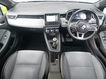 Used Renault Clio 2024 for sale - 78803867: Photo