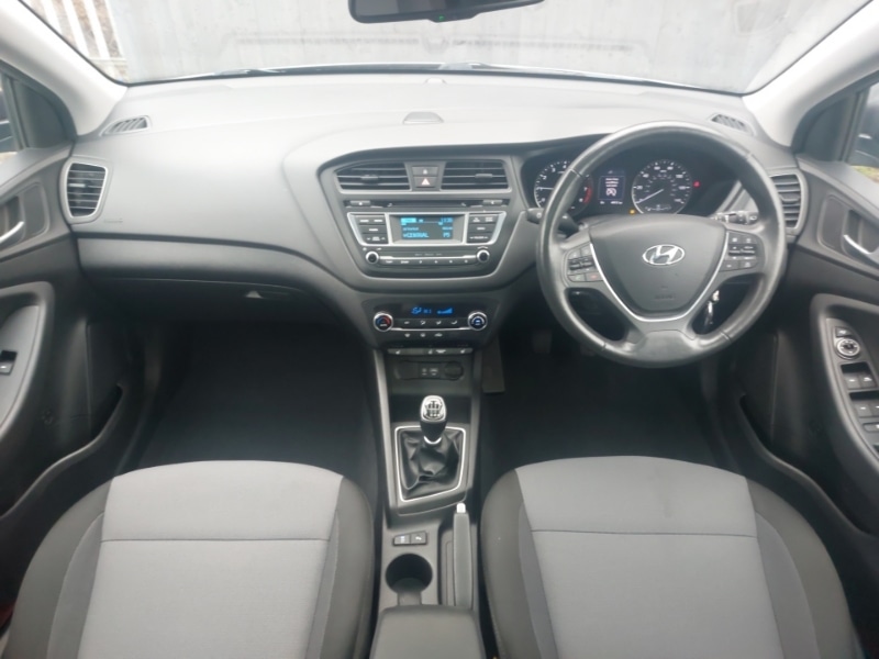 Used Hyundai i20 2017 for sale - 77509233: Photo 2
