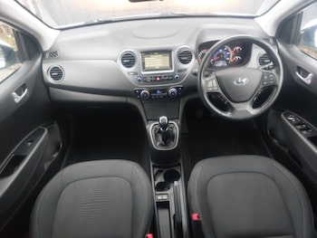 Used Hyundai i10 2019 for sale - 77522722: Photo