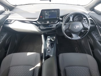 Used Toyota C-HR 2023 for sale - 79573587: Photo