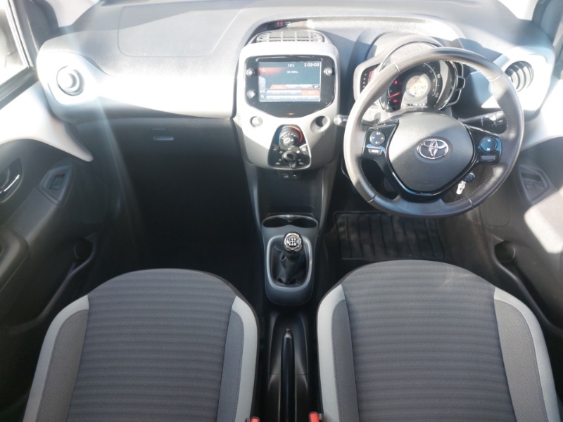 Used Toyota AYGO 2020 for sale - 76358880: Photo 2