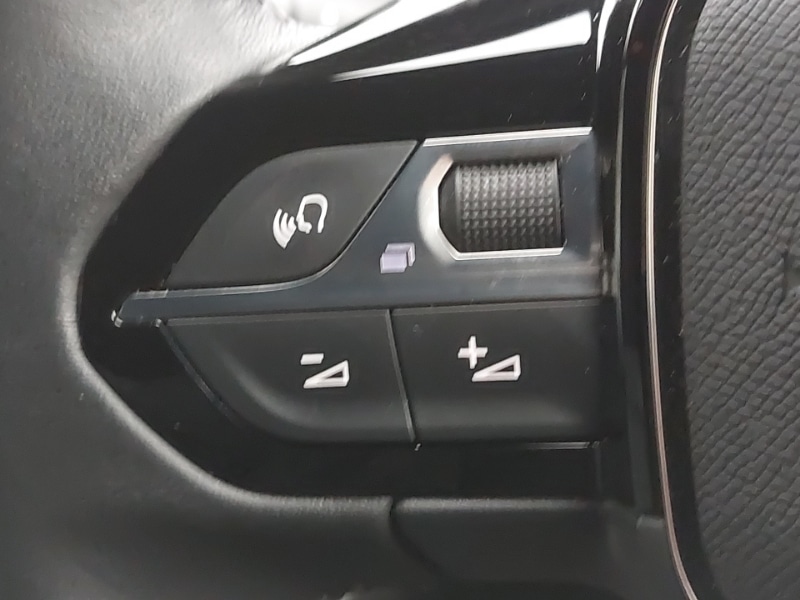 Used Peugeot 2008 2023 for sale - 76656536: Photo 13