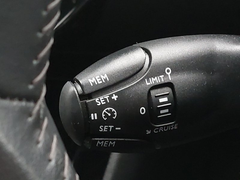 Used Peugeot 2008 2023 for sale - 76656536: Photo 14