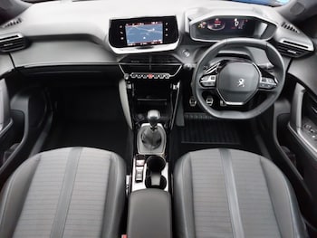 Used Peugeot 2008 2023 for sale - 76656536: Photo