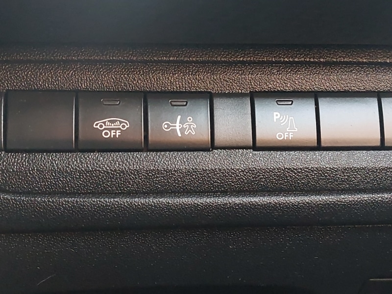 Used Peugeot 2008 2017 for sale - 76628976: Photo 13