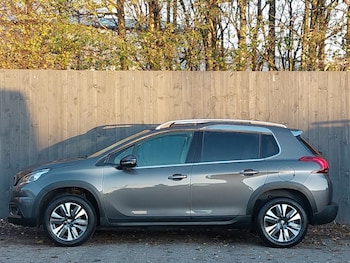 Used Peugeot 2008 2017 for sale - 76628976: Photo