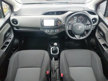 Used Toyota Yaris 2019 for sale - 77503385: Photo