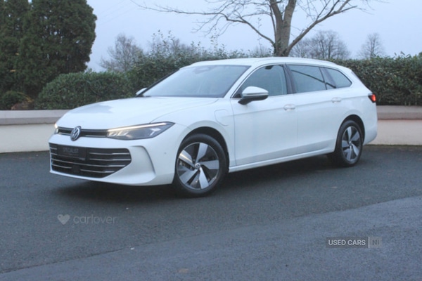 Used Volkswagen Passat 2025 for sale - 77145093: Photo 1