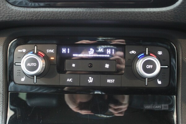 Used Volkswagen Touareg 2017 for sale - 76486147: Photo 39