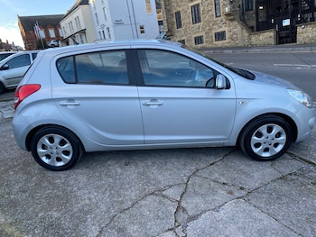 Used Hyundai i20 2011 for sale - 77435264: Photo