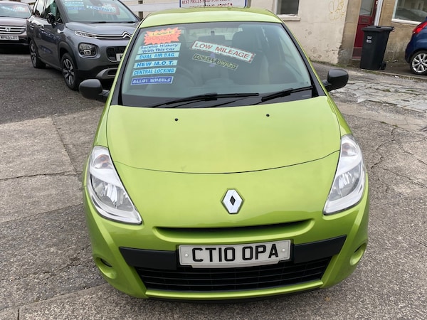 Used Renault Clio 2010 for sale - 76286820: Photo 2