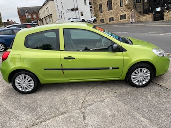 Used Renault Clio 2010 for sale - 76286820: Photo