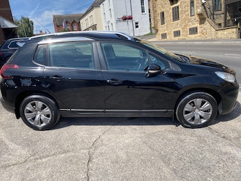 Used Peugeot 2008 2017 for sale - 79386315: Photo