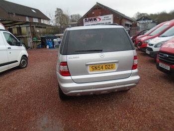 Used Mercedes-Benz M Class 2004 for sale - 77916200: Photo