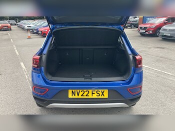 Used Volkswagen T-Roc 2022 for sale - 75274748: Photo