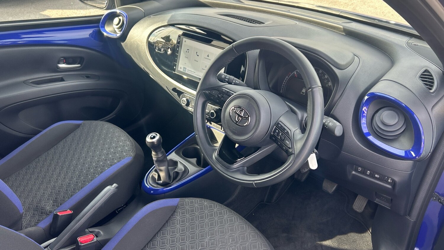 2024 Toyota Aygo X 1.0 VVT-i Edge 5dr Petrol Hatchback Hatchback Petrol Manual - Picture 11 of 24