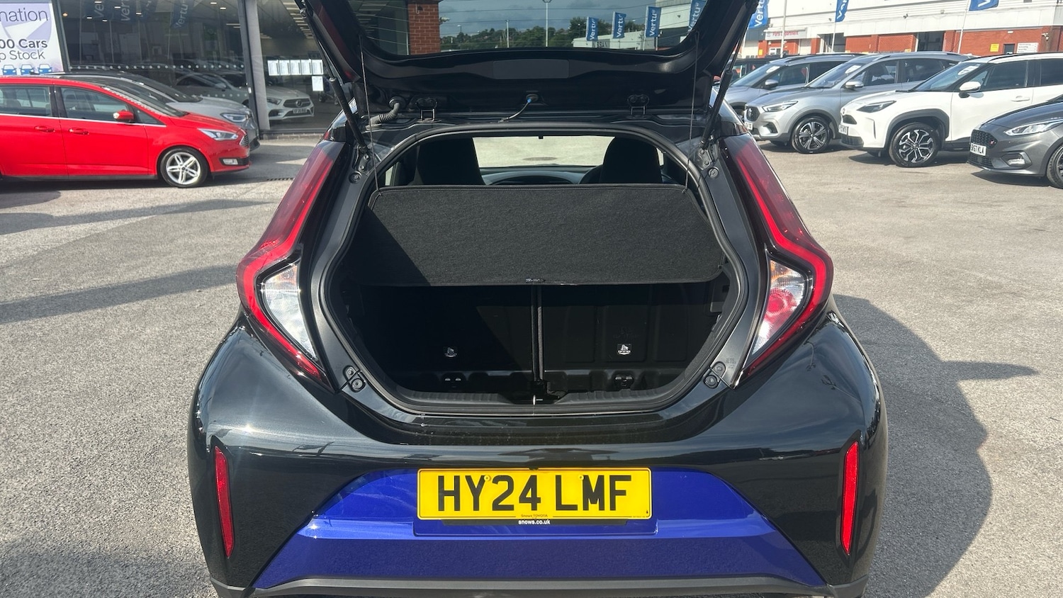 2024 Toyota Aygo X 1.0 VVT-i Edge 5dr Petrol Hatchback Hatchback Petrol Manual - Picture 4 of 24