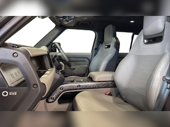 Used Land Rover Defender 2025 for sale - 78628374: Photo
