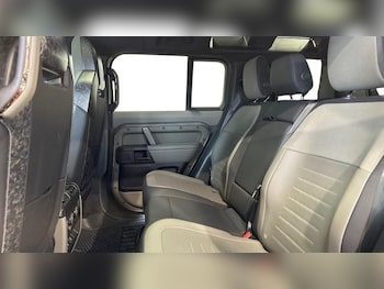 Used Land Rover Defender 2025 for sale - 78628374: Photo