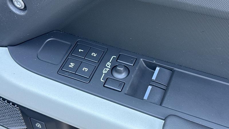 Used Land Rover Defender 2024 for sale - 77339863: Photo 25