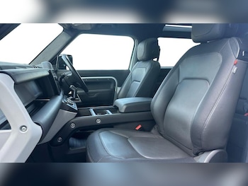 Used Land Rover Defender 2024 for sale - 77339863: Photo