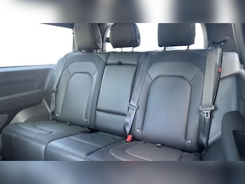 Used Land Rover Defender 2024 for sale - 77339863: Photo