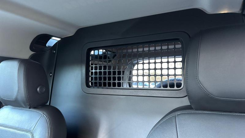 Used Land Rover Defender 2023 for sale - 77339839: Photo 4