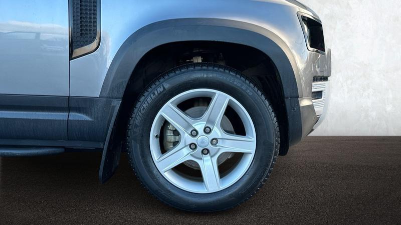 Used Land Rover Defender 2023 for sale - 77339839: Photo 8