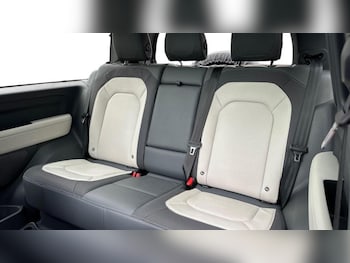 Used Land Rover Defender 2023 for sale - 78266871: Photo