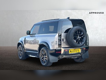 Used Land Rover Defender 2023 for sale - 79042024: Photo