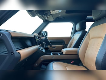 Used Land Rover Defender 2023 for sale - 79042024: Photo