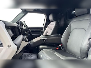 Used Land Rover Defender 2025 for sale - 79516074: Photo