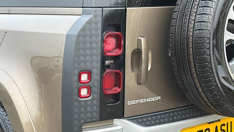 Used Land Rover Defender 2023 for sale - 77403561: Photo 19