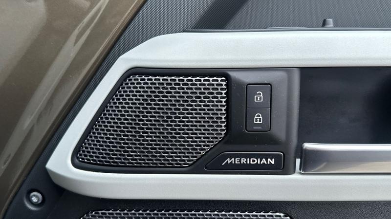 Used Land Rover Defender 2023 for sale - 77403561: Photo 24