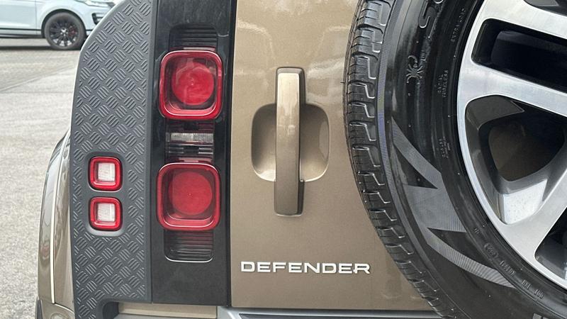 Used Land Rover Defender 2023 for sale - 77403561: Photo 26